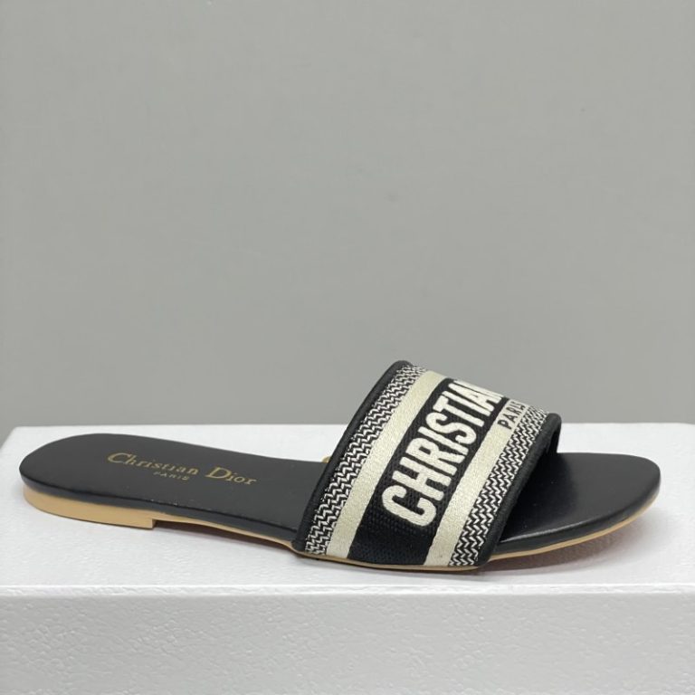 Dior High Quality Dway Black Embroidered Cotton Sandals Beige Black Edges Flat Bottom 35-43 SH01-1 (4)