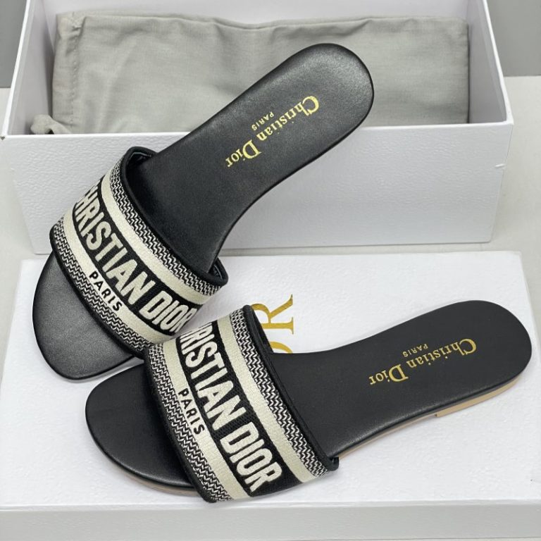 Dior High Quality Dway Black Embroidered Cotton Sandals Beige Black Edges Flat Bottom 35-43 SH01-1