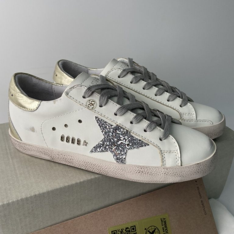 Golden Goose Women’s men’s Super-Star with gray star and dark gray glitter heel tab-4