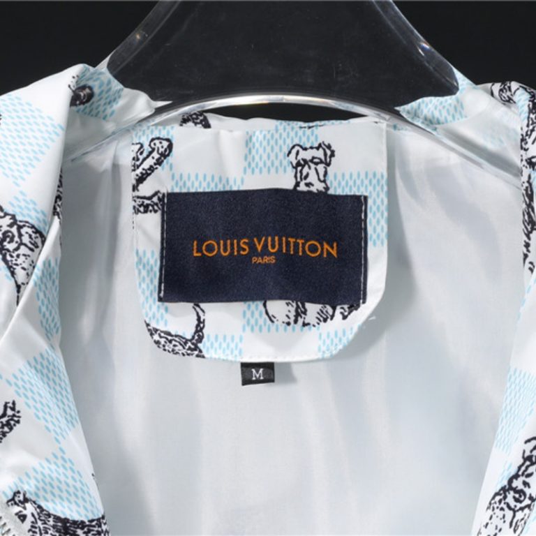 Louis Vuitton LV High Quality Men Blue puppy print Zipper Full Logo Printed Jacket FZ272 (2)