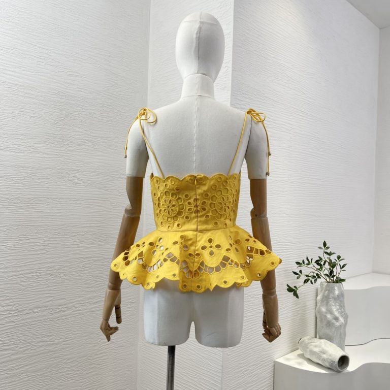 Zimmermann best quality linen yellow sleeveless embroidery floral hollow out shell lace blouse tops and shorts set1