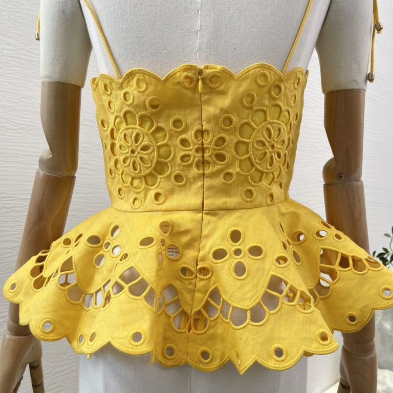 Zimmermann best quality linen yellow sleeveless embroidery floral hollow out shell lace blouse tops and shorts set2