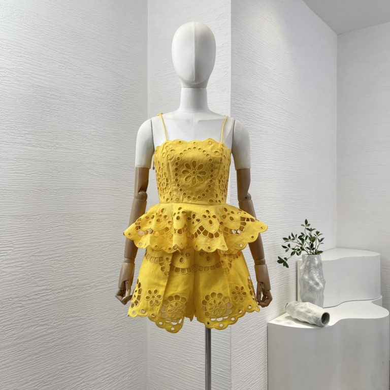 Zimmermann best quality linen yellow sleeveless embroidery floral hollow out shell lace blouse tops and shorts set51