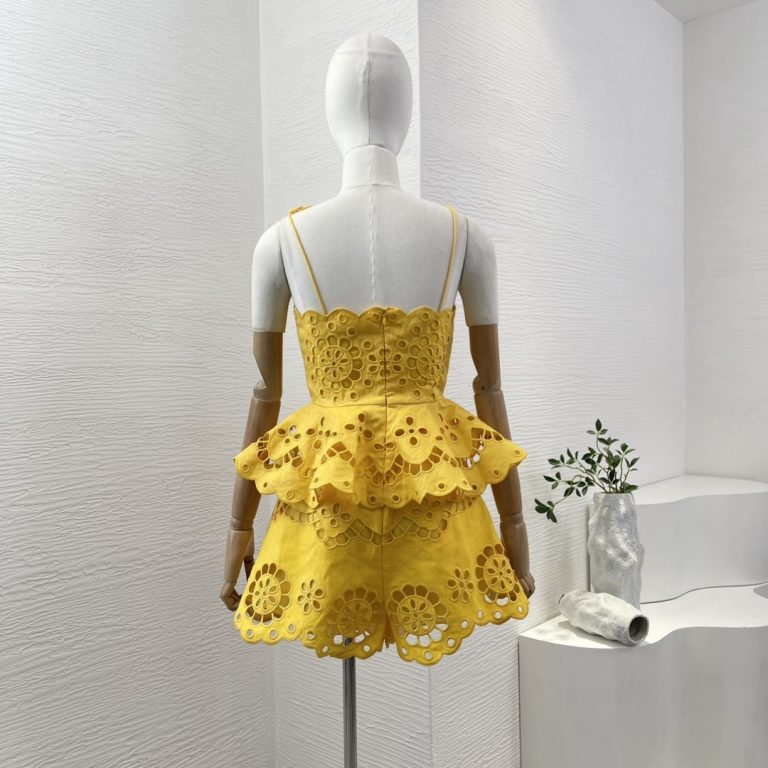 Zimmermann best quality linen yellow sleeveless embroidery floral hollow out shell lace blouse tops and shorts set511